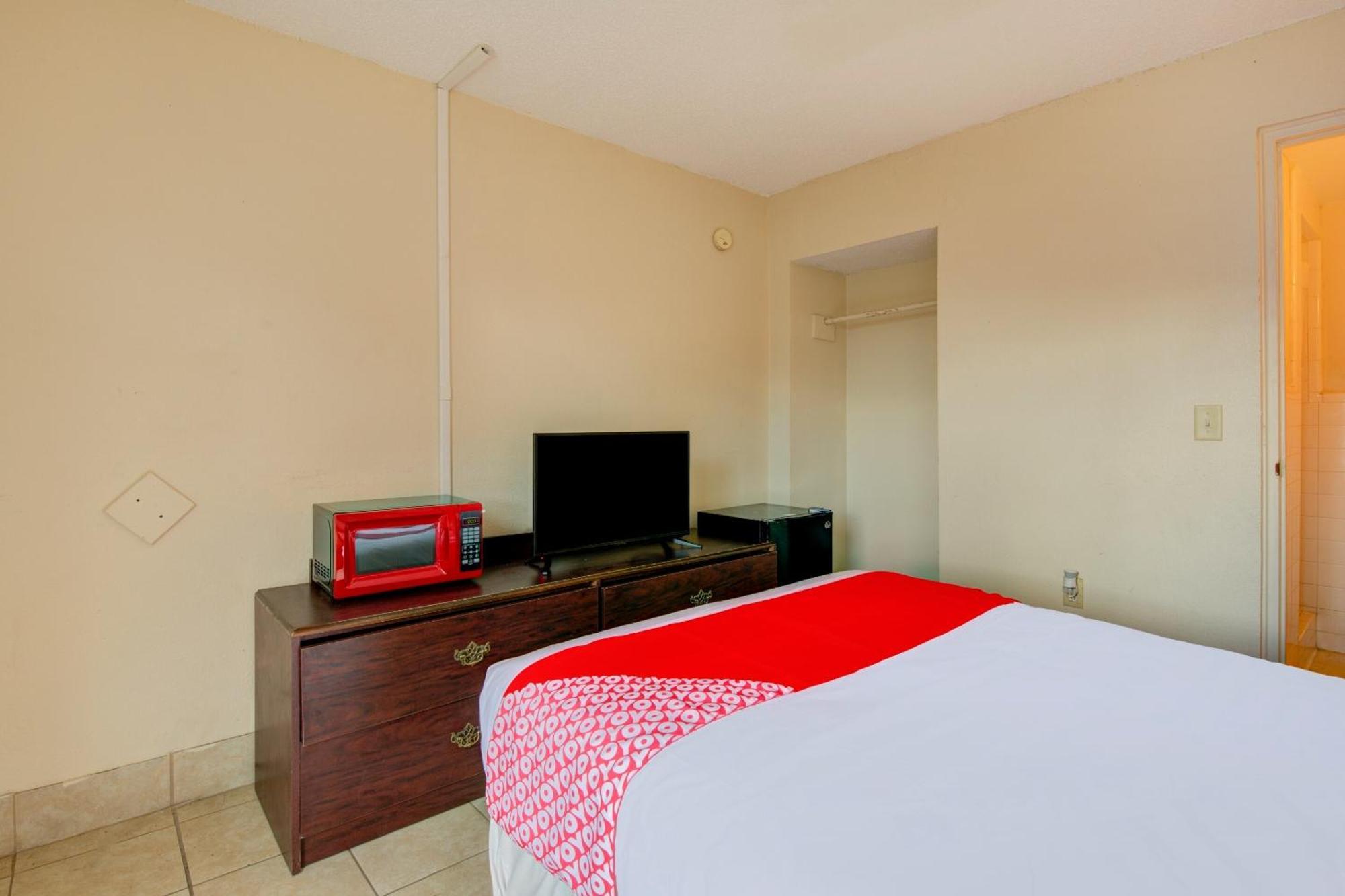 Oyo Hotel Douglas Ga Us-441 Екстер'єр фото