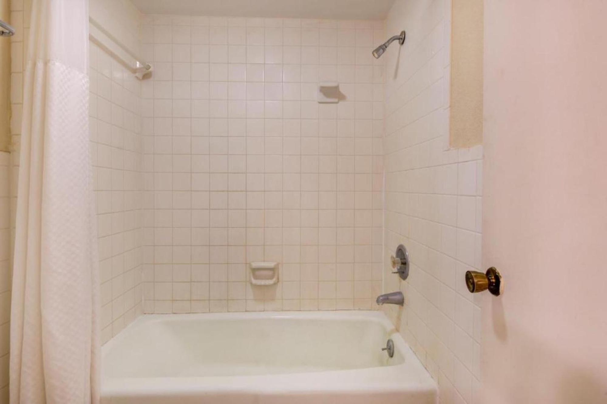 Oyo Hotel Douglas Ga Us-441 Екстер'єр фото