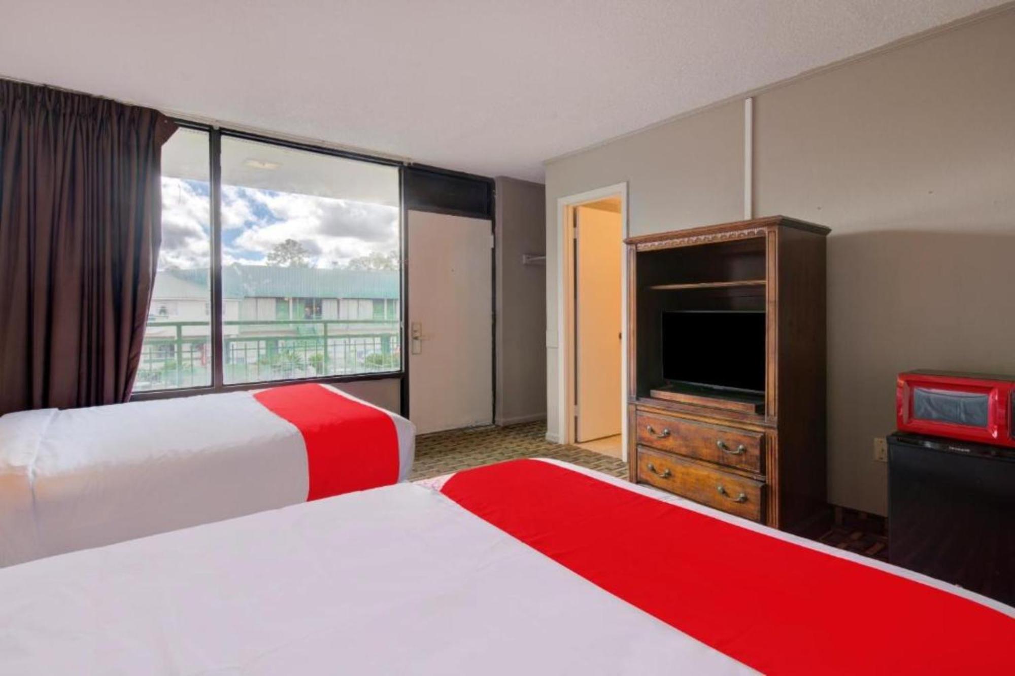 Oyo Hotel Douglas Ga Us-441 Екстер'єр фото