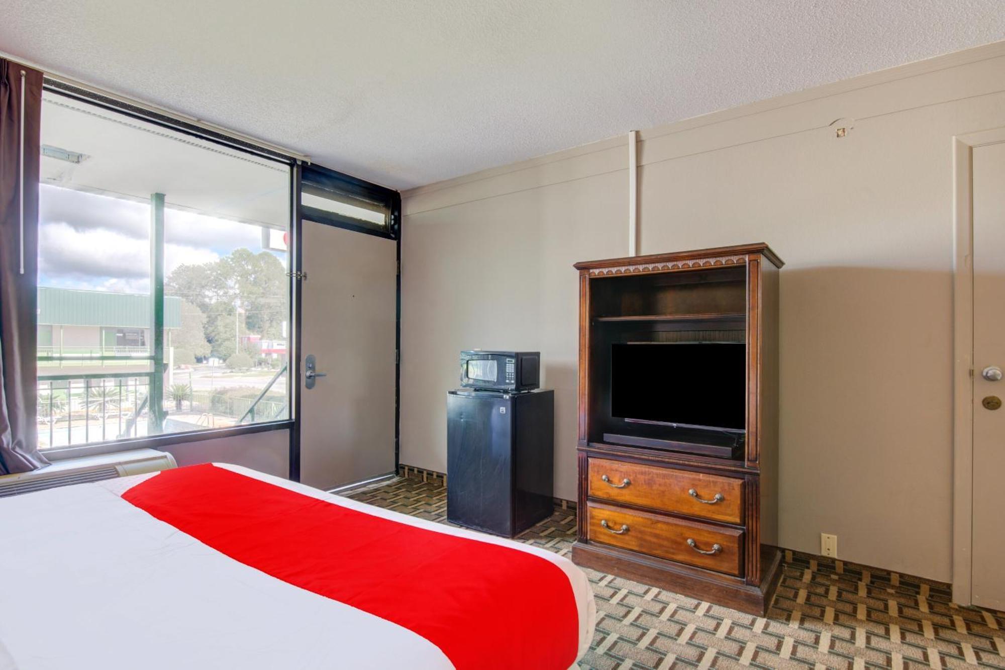 Oyo Hotel Douglas Ga Us-441 Екстер'єр фото