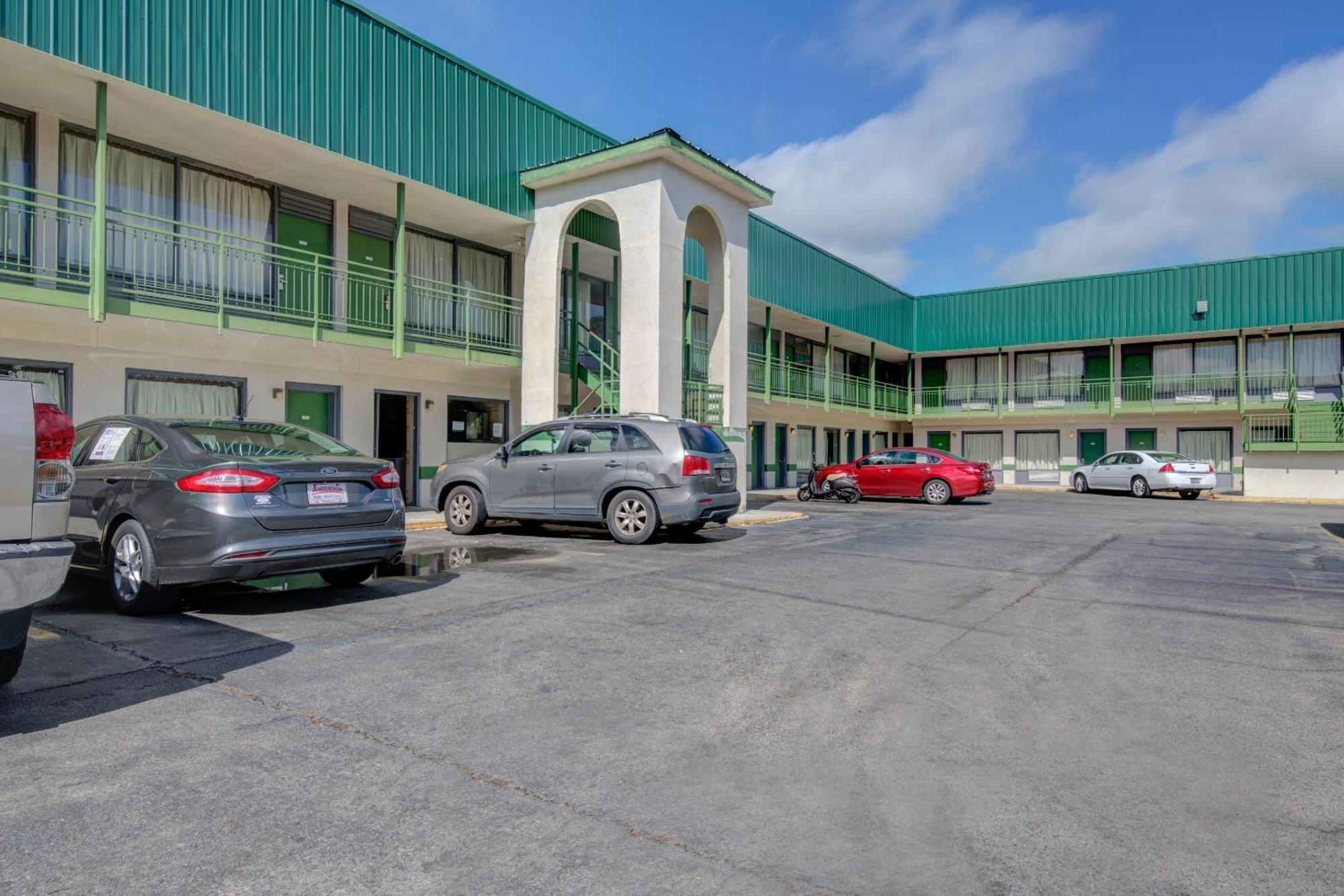 Oyo Hotel Douglas Ga Us-441 Екстер'єр фото
